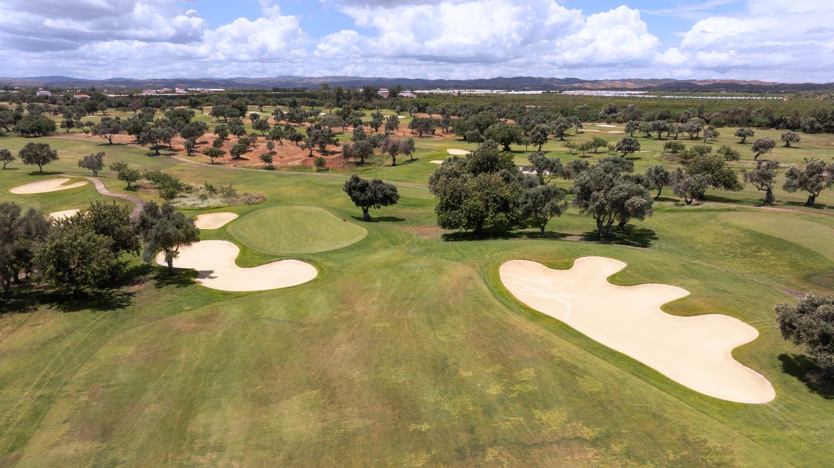 Fairway with bunkers either side at Quinta Da Ria Golf Club Ria Course