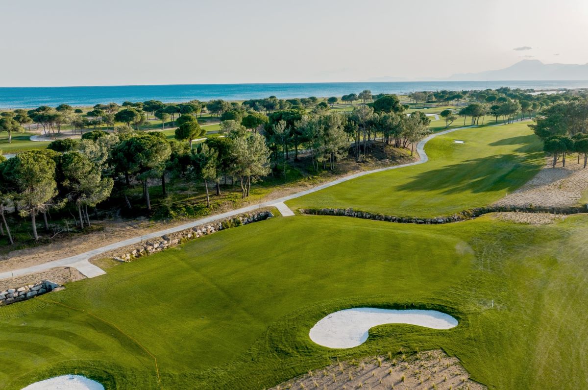 Bunker on the fairway at Cullinan Belek Resort