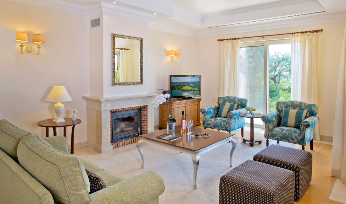 Living room at Monte Rei Golf & Country Club