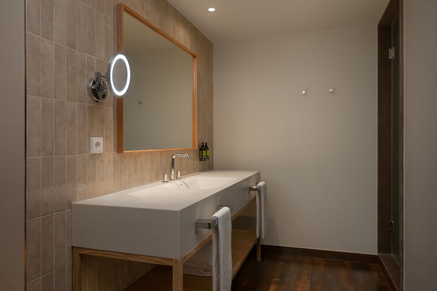 Bathroom with sink at Algarve Marriott Residences Salgados Resort & Conference Centre