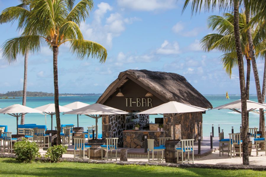 Pool bar at Ambre Mauritius resort