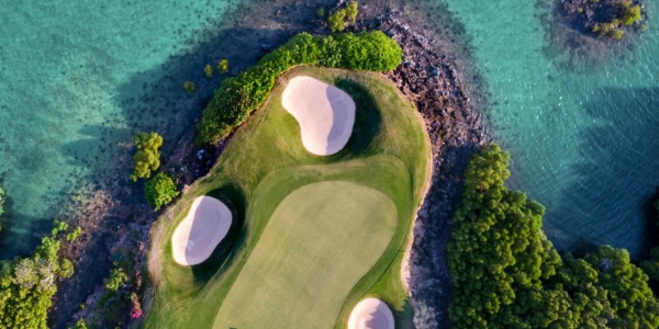 Birds eye view of putting green at Anahita Golf with bunkers surroudning