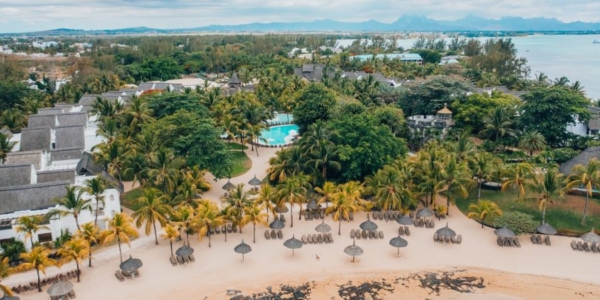 Canonnier Beachcomber Golf Resort & Spa on the beachfront