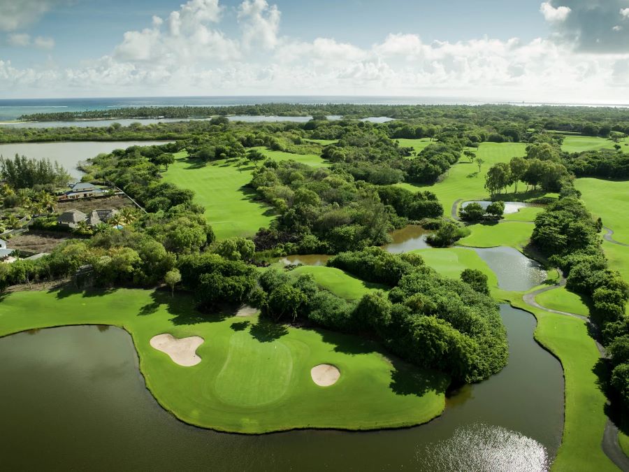 Water surrounding the green at Links Golf Course in Mauritius