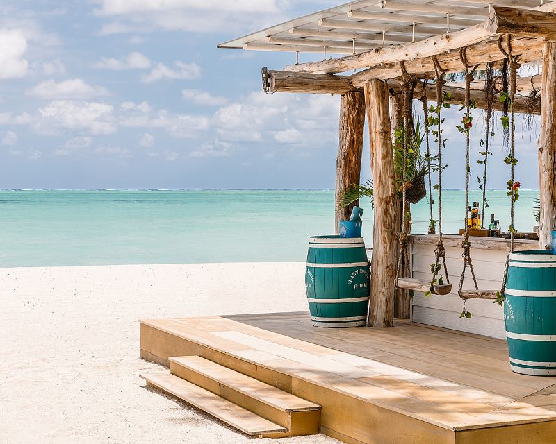 Beach bar at Four Seasons Resort Mauritius at Anahita