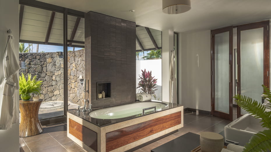 Bathroom at Four Seasons Resort Mauritius at Anahita