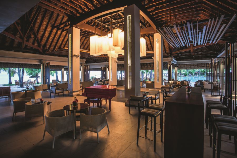 Restaurant at Paradis Beachcomber Golf Resort & Spa