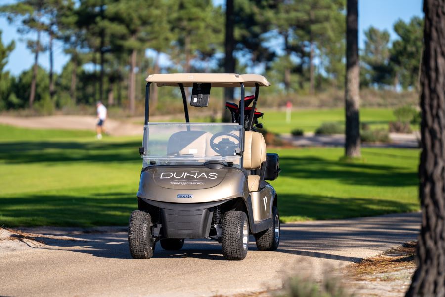 Buggy on the cart path at Dunas Comporta Golf Course