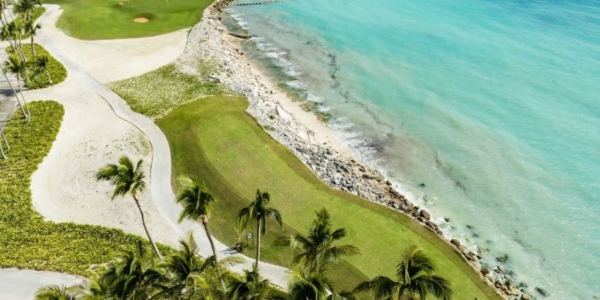 Turquoise water from the seat against the hole at La Cana Golf Course in the Dominican Republic